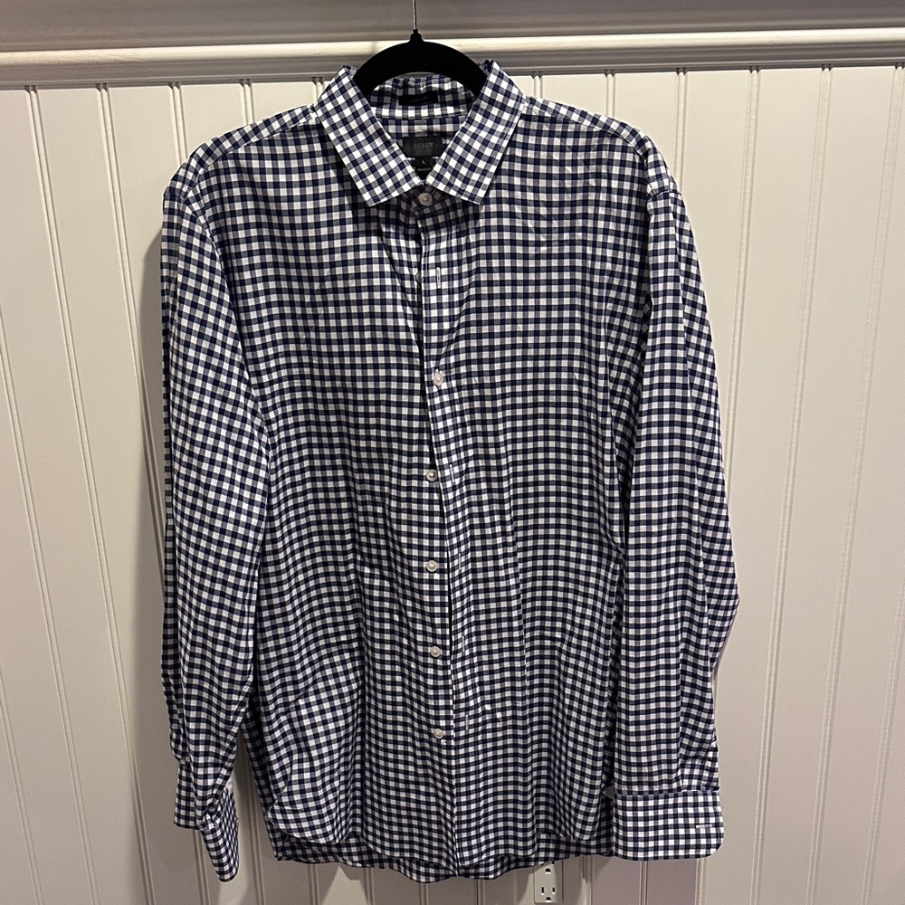 J. Crew Checkered Pattern Long Sleeve Button-Up Shirt in Navy White